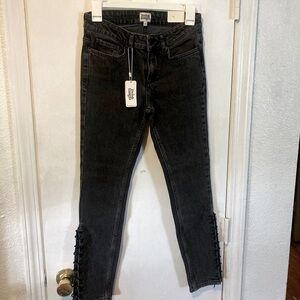 Twist & Tango women’s size 25 skinny shoestring grommet leg grey wash JULIA jean